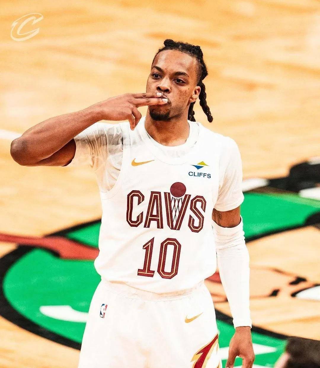 塔图姆重返赛场，领先优势明显首场状态出色，美国队观众沸腾！-开云官网